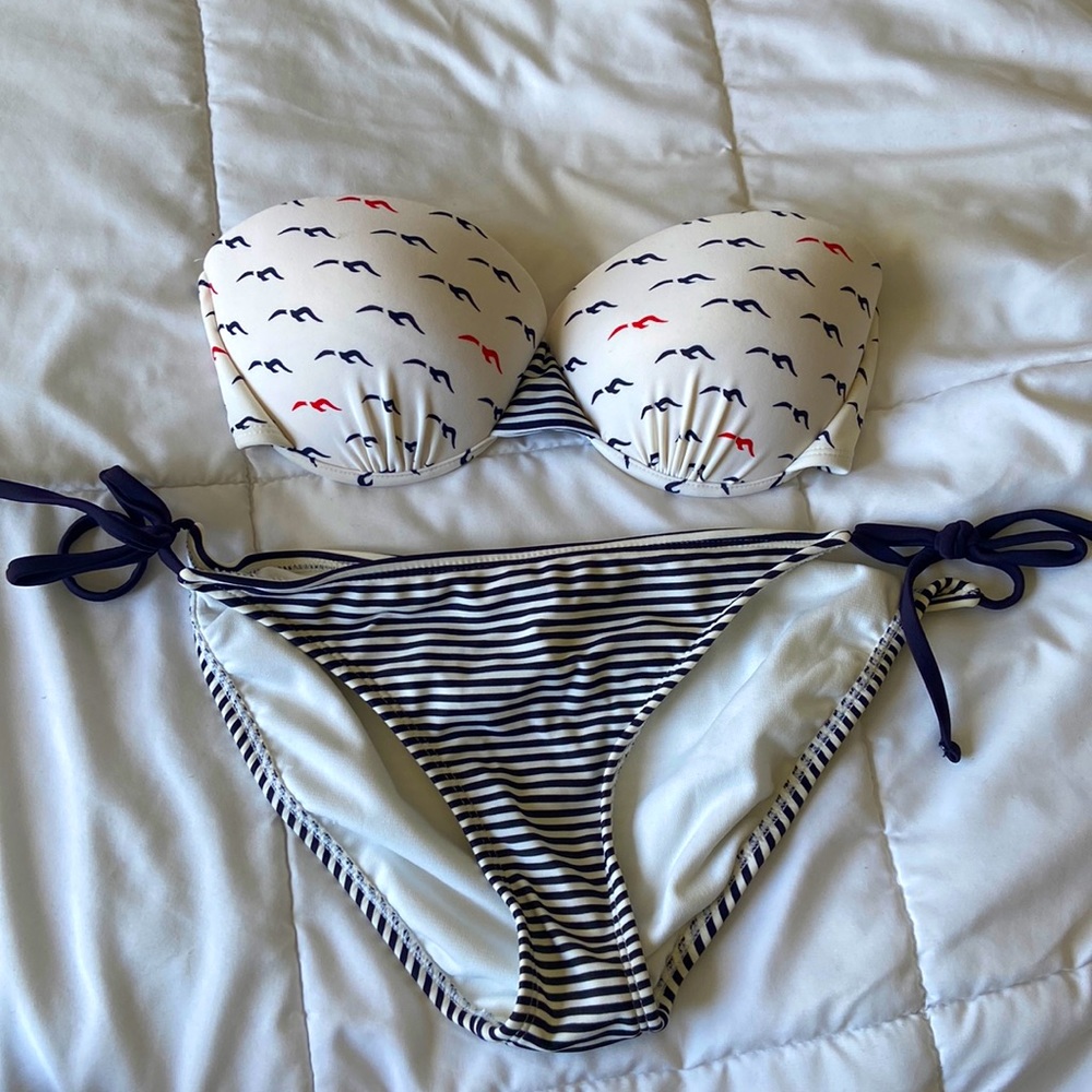 Xhiliration bird and stripe bikini strapless size Medium